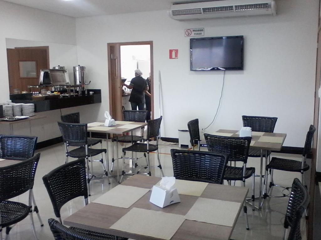 Catu Palace Hotel Rondonopolis Bagian luar foto